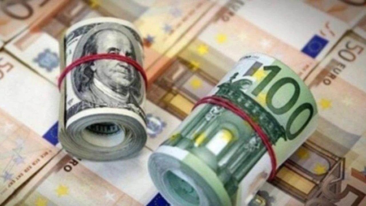 Döviz kurları 2022'nin ilk işlem gününe yükselişle başladı