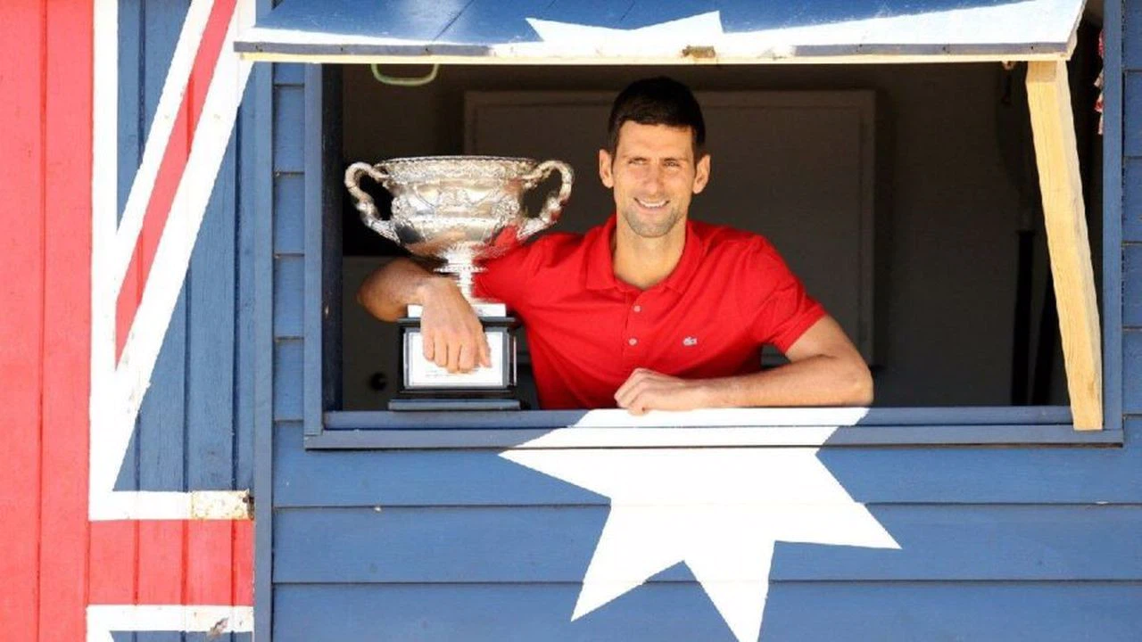 Aşısız Novak Djokovic 'Tibbi muafiyet' vetosu sonrası sınır dışı edildi! Baba Djokovic: Sokaklara döküleceğiz