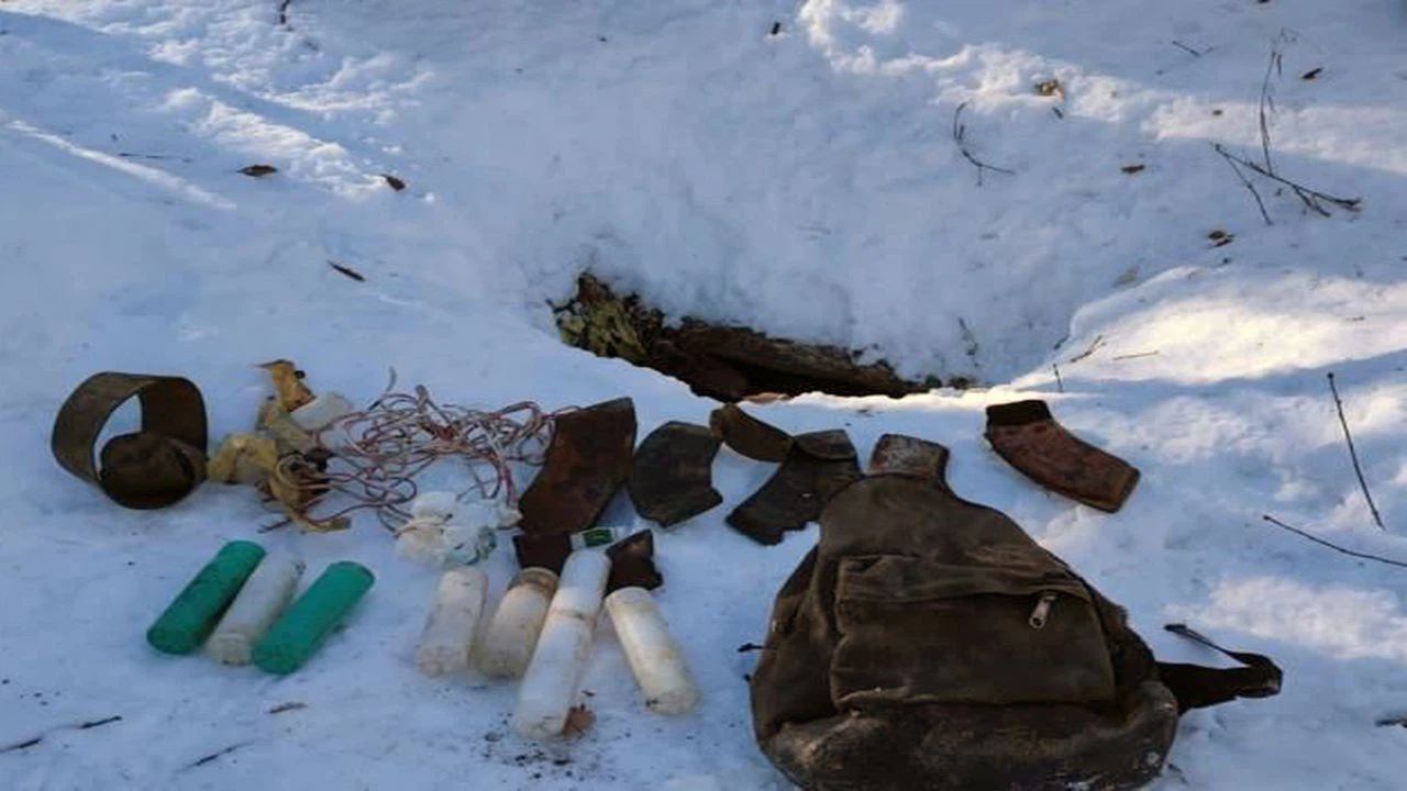 Tunceli'de teröristlerin kullandığı 5 sığınak imha edildi