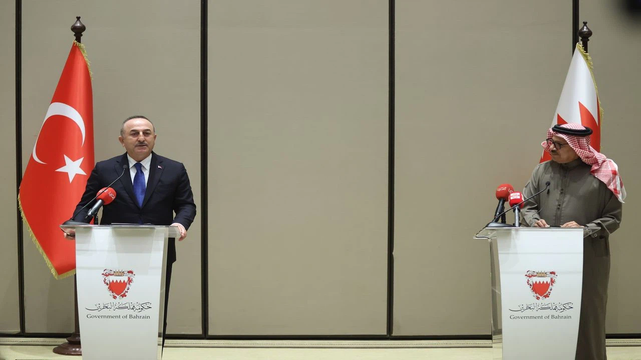 Dışişleri Bakanı Çavuşoğlu, Bahreynli mevkidaşı ez-Zeyyani'yle ortak basın toplantısında konuştu