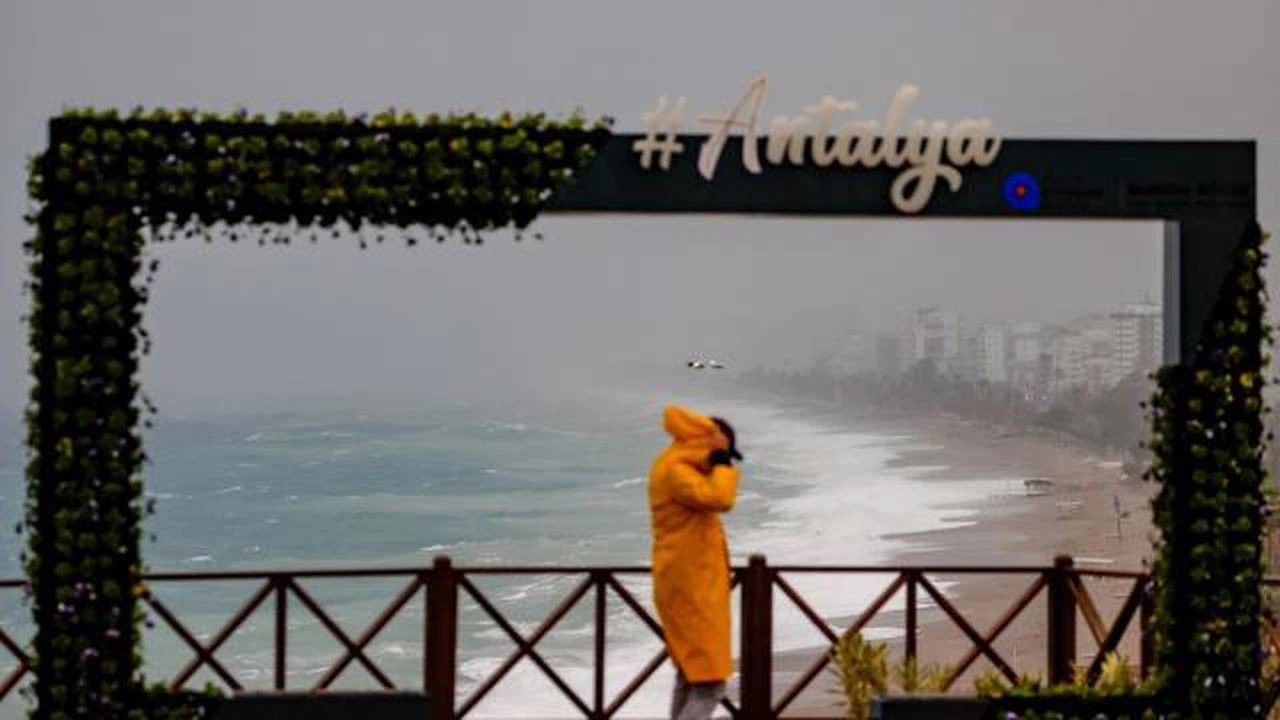 Meteorolojiden kuvvetli rüzgar, fırtına ve yağış uyarısı
