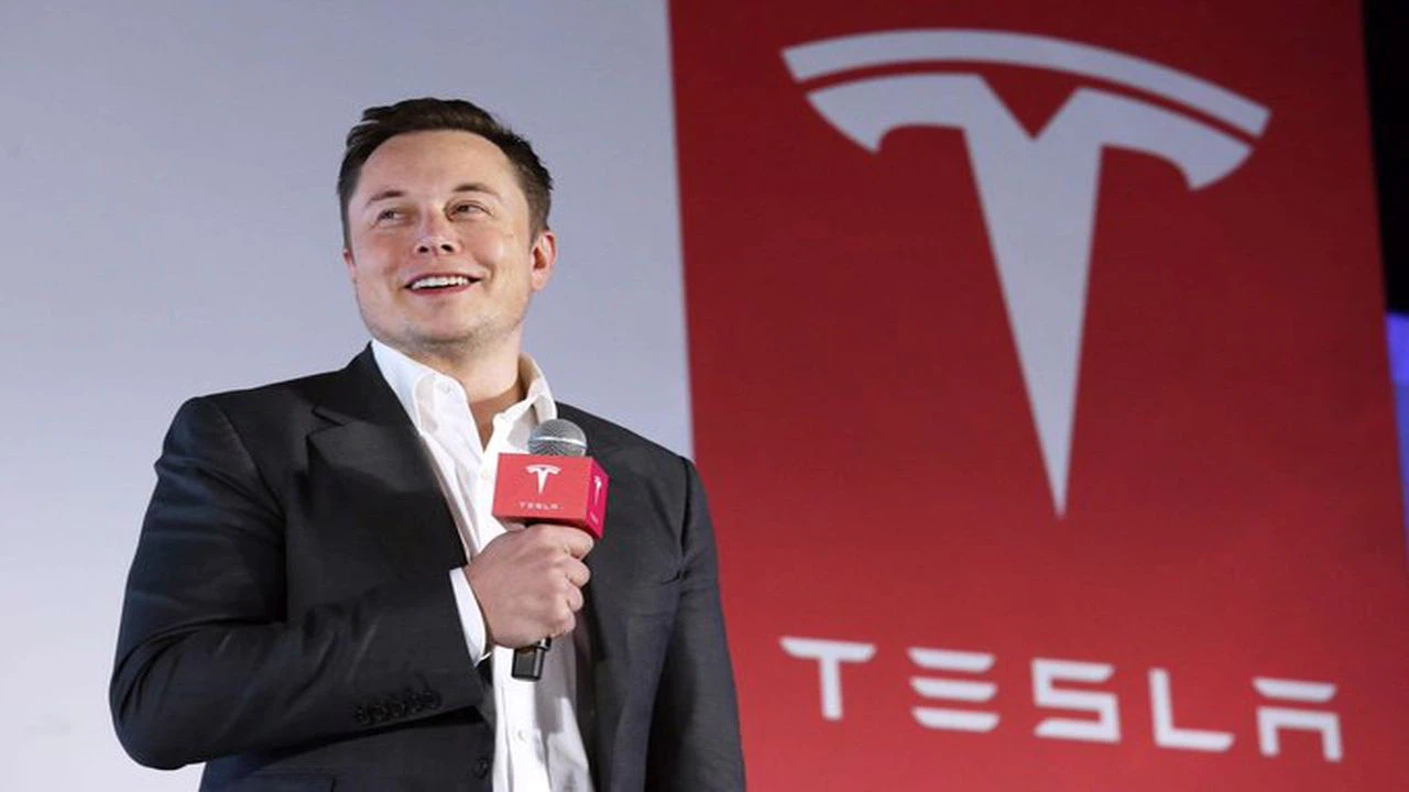 Tesla'nın başı Elon Musk'ın Twitter paylaşımları nedeniyle dertte