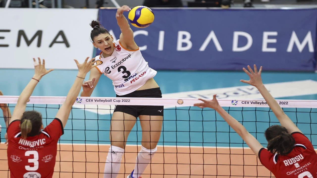 Eczacıbaşı Dynavit finale yükseldi