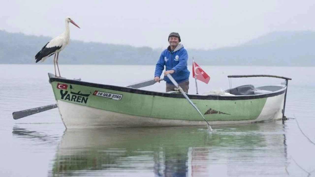 Yaren leylek 11'inci kez Adem Amca'nın yanında