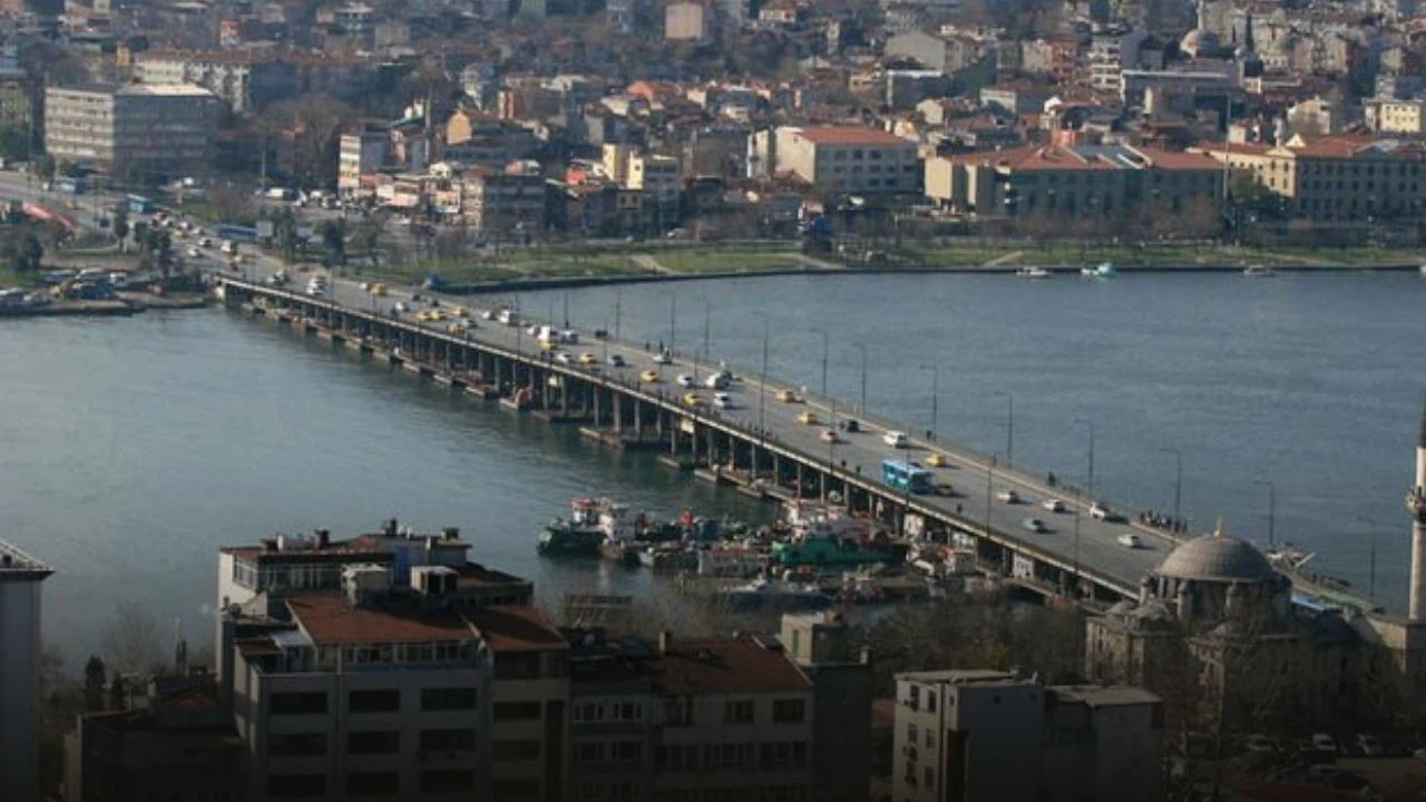 Unkapanı Köprüsü trafiğe kapatıldı