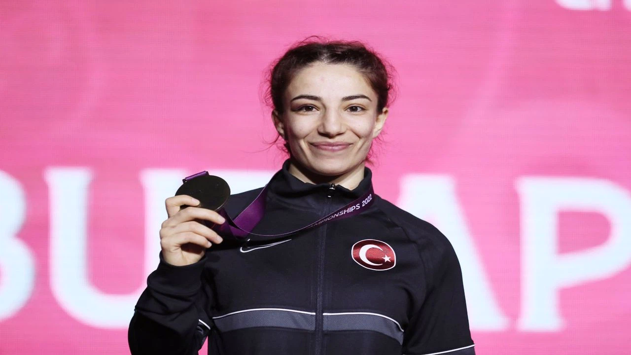 Millli güreşçi Evin Demirhan Yavuz, Avrupa şampiyonu oldu
