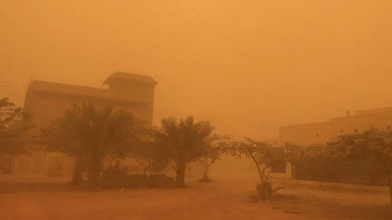 Irak'ı kum fırtınası vurdu! 4 kişi öldü!