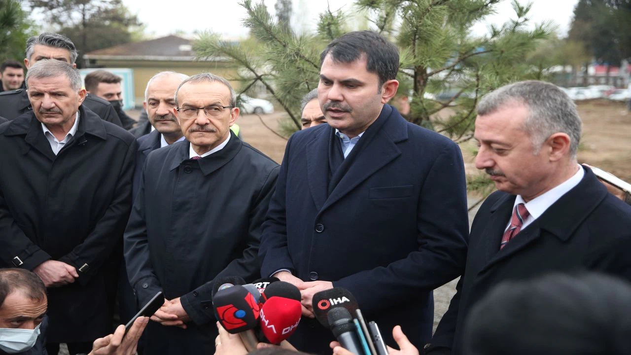 Bakan Kurum, Gebze Millet Bahçesi alanında incelemelerde bulundu