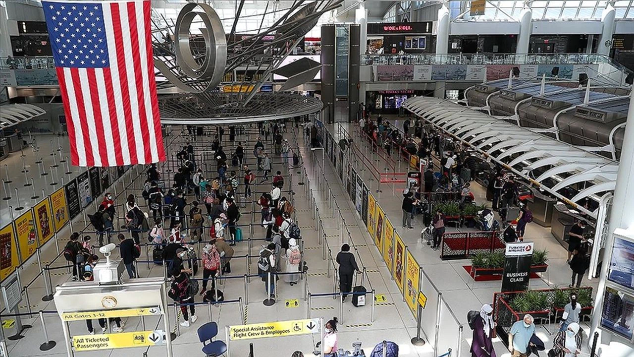 ABD birçok ülkeyle birlikte Türkiye'ye de uyguladığı seyahat uyarısını gevşetti