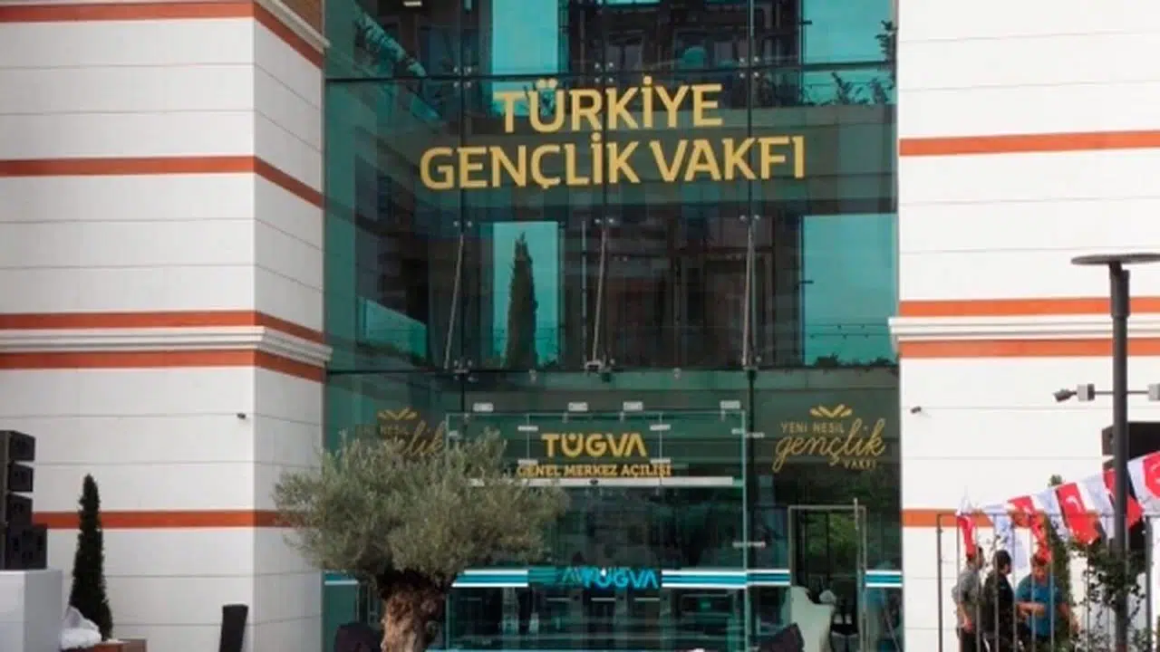 İstanbul'daki TÜGVA Temsilciliği önüne el yapımı patlayıcı bırakan terörist yakalandı