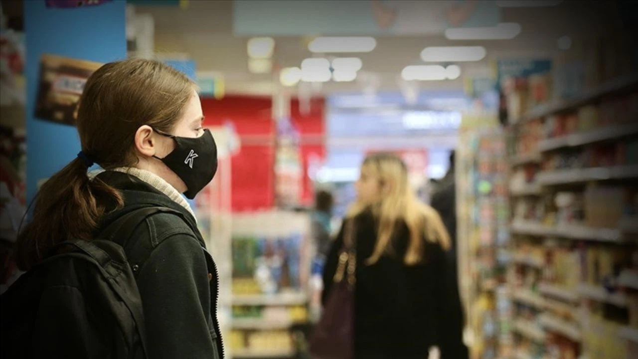 İngiliz market zincirleri hayat pahalılığına karşı fiyat indirimine gidiyor