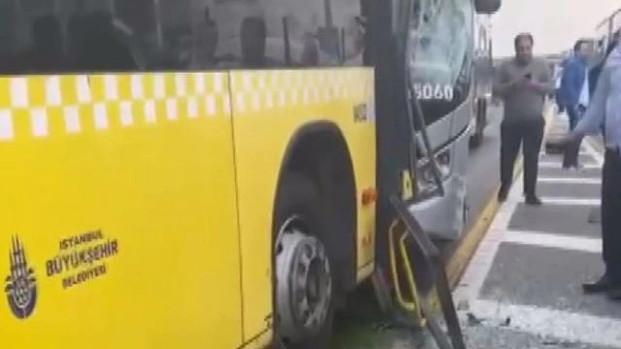 İstanbul'da iki metrobüs çarpıştı