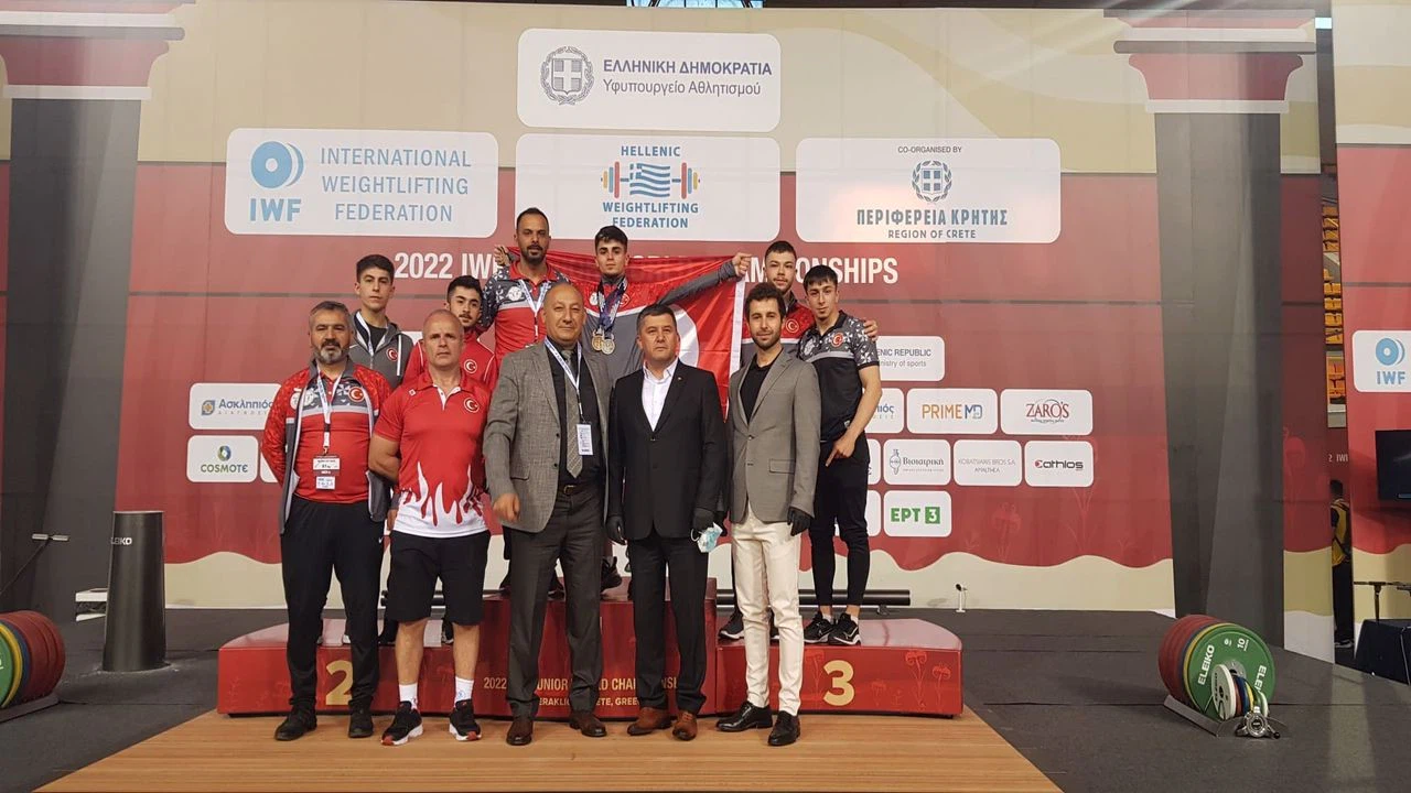 Milli halterci Kahriman, Gençler Dünya Şampiyonası'nda altın madalya kazandı