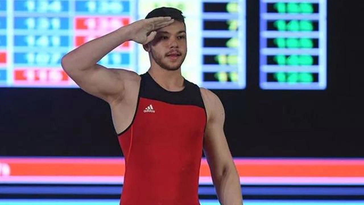 Milli halterci Hakan Kurnaz dünya şampiyonu oldu