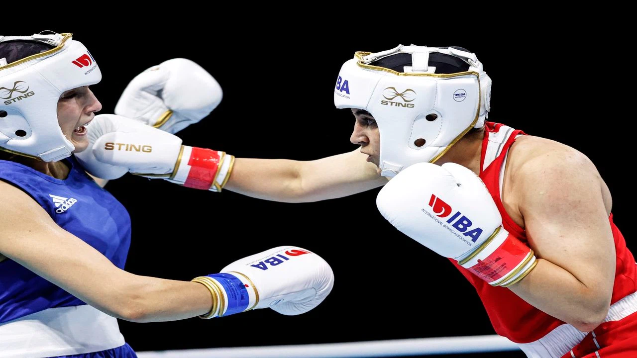 Busenaz Sürmeneli, son 16 turuna kaldı