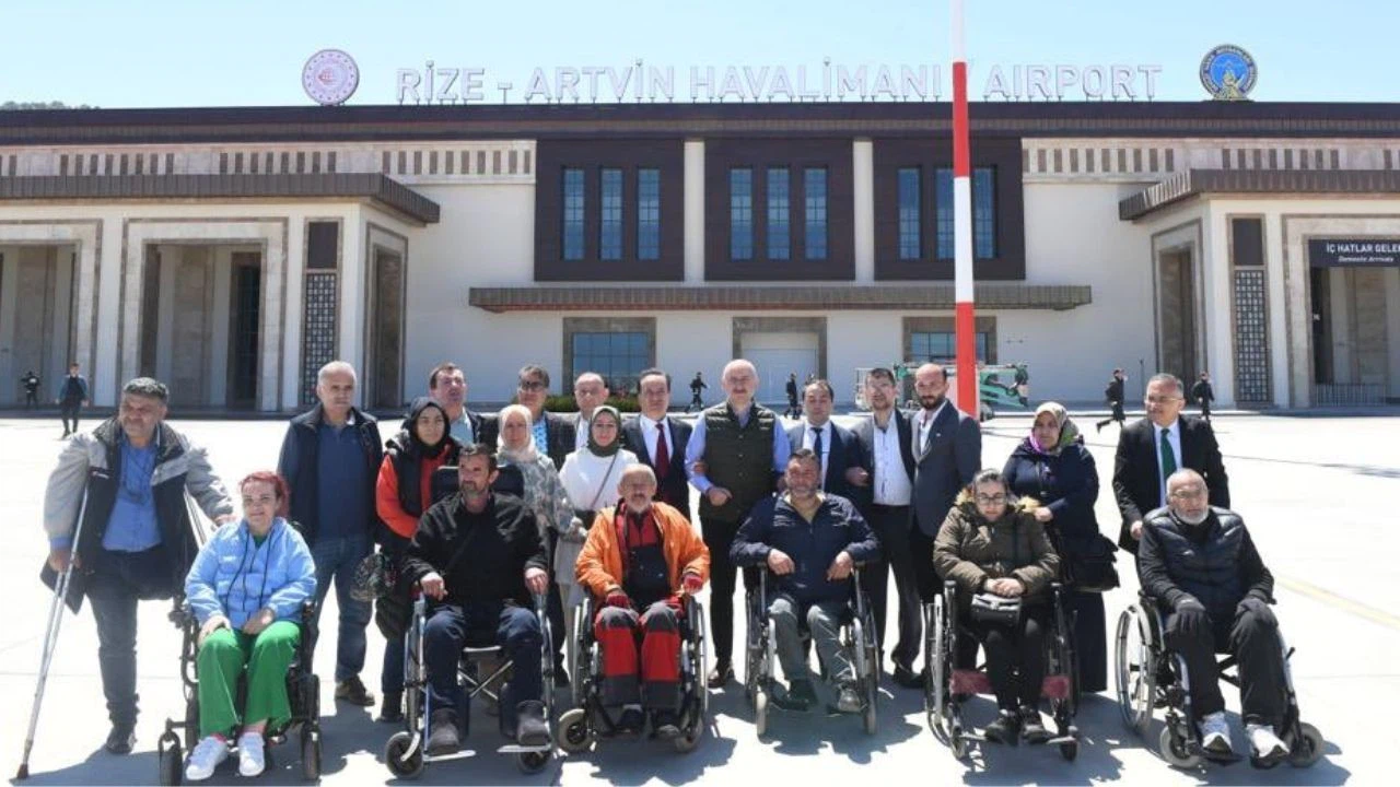 Bakan Karaismailoğlu, Rize-Artvin Havalimanı'nda açılış öncesi hazırlıkları inceledi