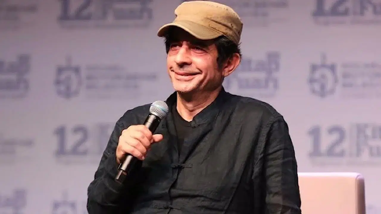 Okan Bayülgen: Z kuşağı özgürlükten bahsediyor ama Londra’da itaat etmeye hazır