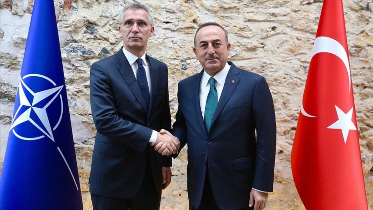 Dışişleri Bakanı Çavuşoğlu, NATO Genel Sekreteri Stoltenberg ile telefonda görüştü