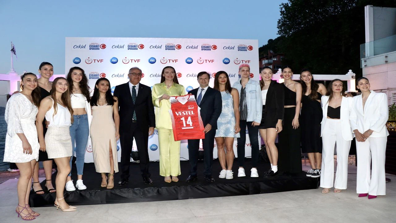 A Milli Kadın Voleybol Takımı'nın 19 yıllık ana sponsoru Orkid, 3 yıllık yeni anlaşmayla bu desteğini sürdürecek