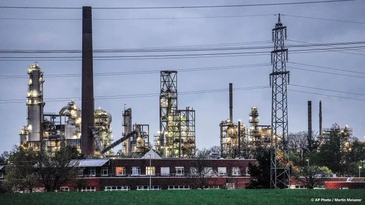 Gazprom, Shell Energy Europe ve Danimarkalı Orsted'e doğal gaz sevkiyatını durduracak