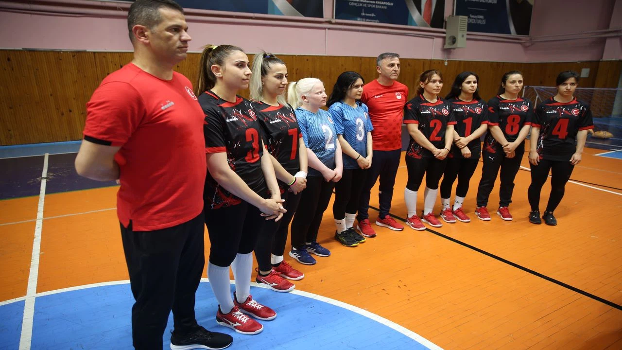 Golbol Kadın Milli Takımı Ordu'da kampa girdi