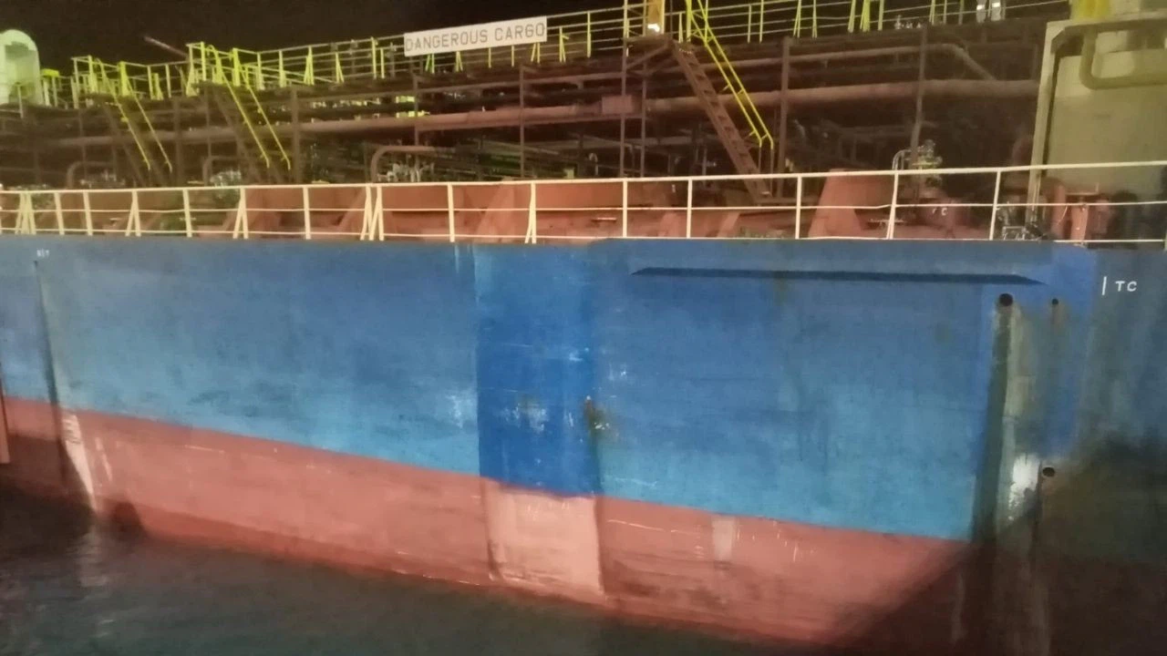 Marmara Denizi'ni kirleten gemiye 19 milyon lira ceza kesildi