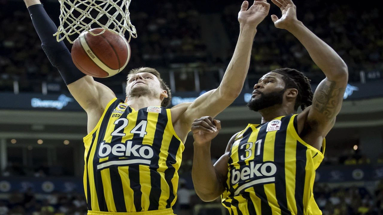 Fenerbahçe Beko, seride durumu 2-0'a getirdi