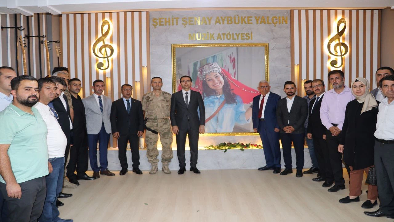 Şehit öğretmen Şenay Aybüke Yalçın, Batman'da anıldı