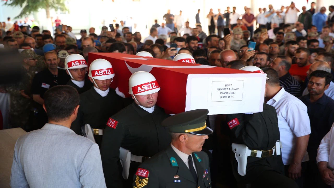 Şehit Piyade Uzman Onbaşı Mehmet Ali Çap, memleketi Gaziantep'te son yolculuğuna uğurlandı