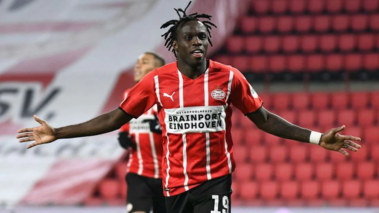 Fenerbahçe, Bruma'nın kiralık transferi için PSV Eindhoven'la anlaştı