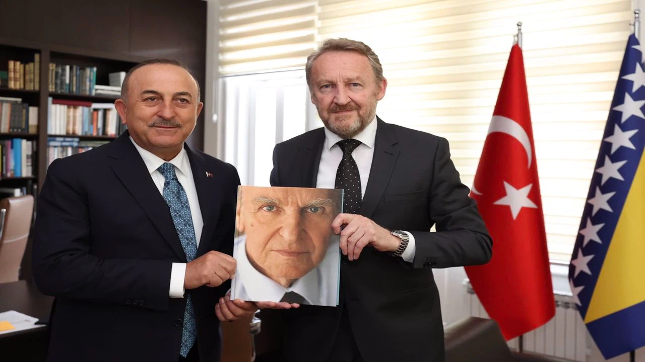 Dışişleri Bakanı Çavuşoğlu, Bosna Hersek'te temaslarda bulundu