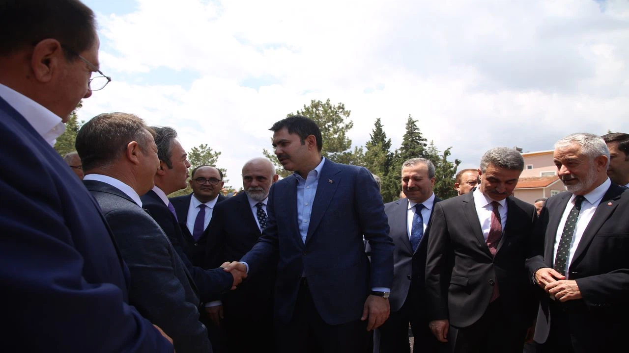 Çevre, Şehircilik ve İklim Değişikliği Bakanı Kurum, Isparta'da temaslarda bulundu