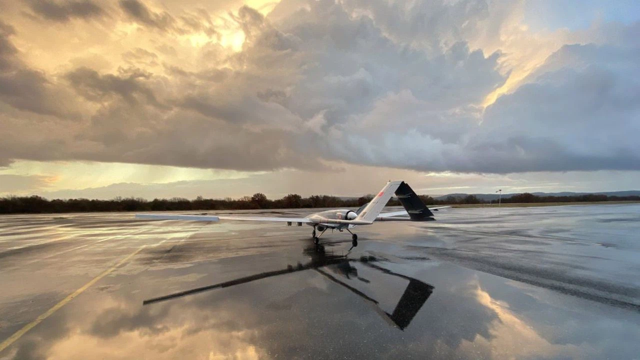 Baykar, Ukrayna'ya 3 adet Bayraktar TB2 SİHA hibe etti