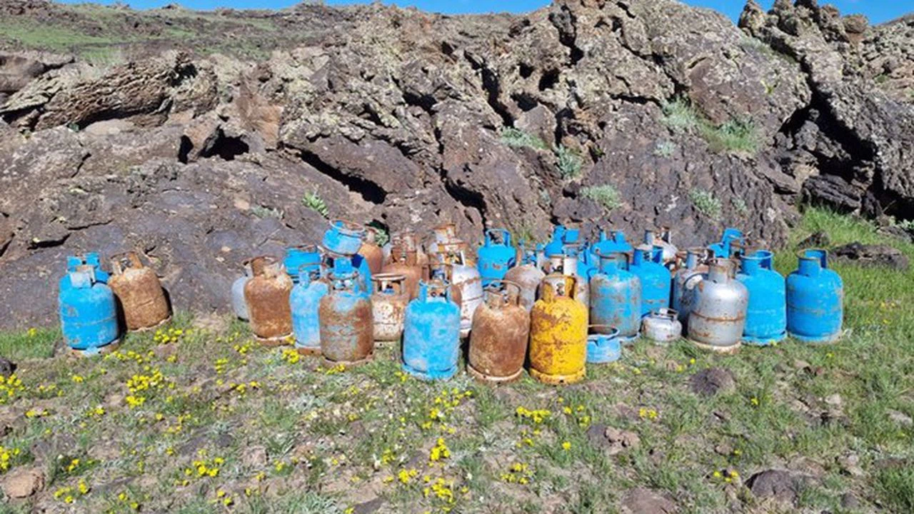 Van'da PKK'lı teröristlere ait malzemeler ele geçirildi