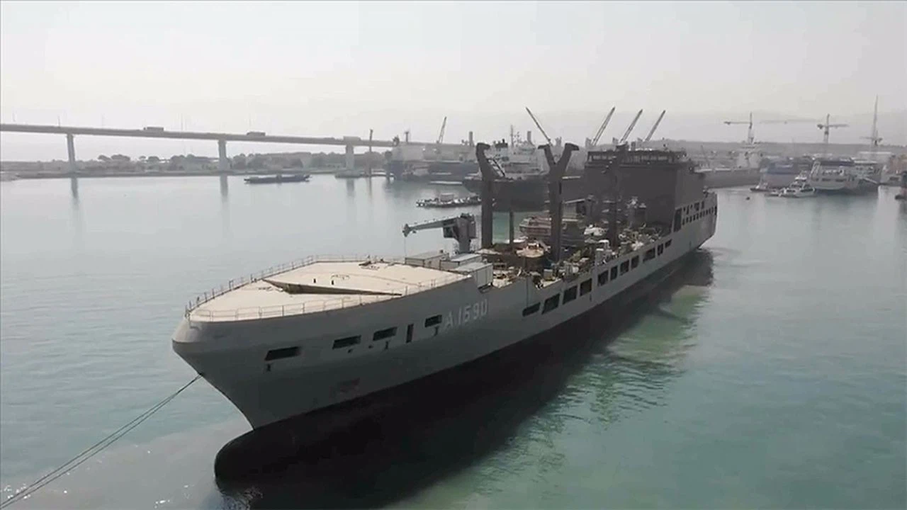 Denizde İkmal Muharebe Destek Gemisi'nin inşası tüm hızıyla sürüyor