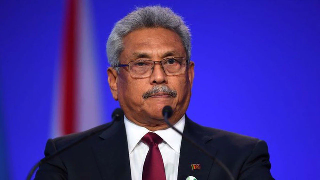 Sri Lanka'da Devlet Başkanı Rajapaksa ülkeyi terk etti