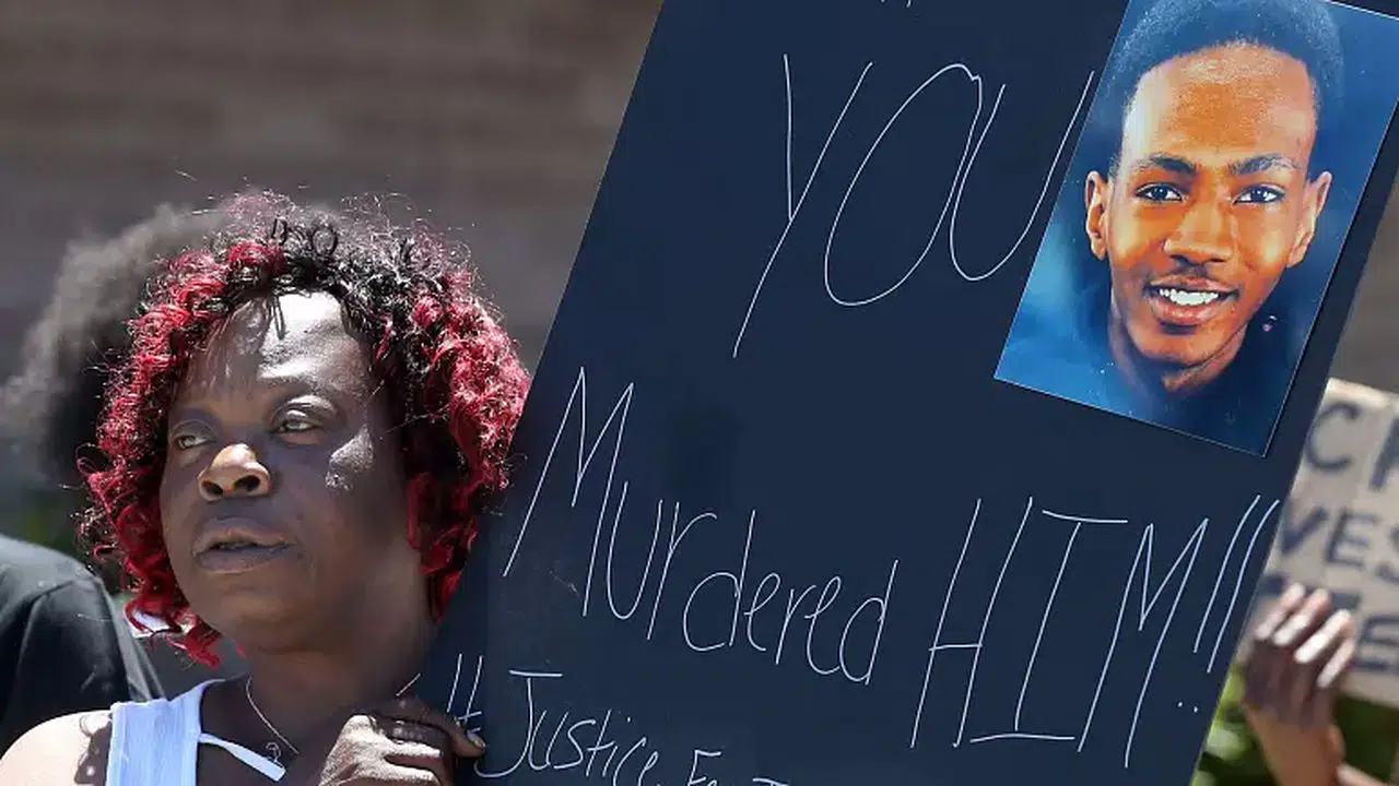 ABD: Otopsi sonucuna göre 8 polis, siyahi Walker'a 46 el ateş etti