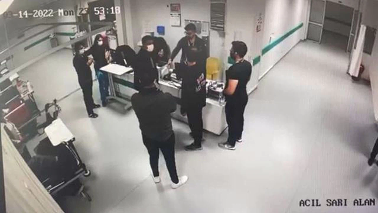 Uzman çavuş ile ilgili iddiası asılsız çıkan doktor FETÖ'den açığa alındı