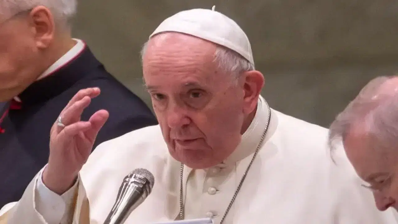 Papa, Katolik Kilisesi'ndeki istismarlardan ötürü "tövbe haccı" için Kanada'ya gitti