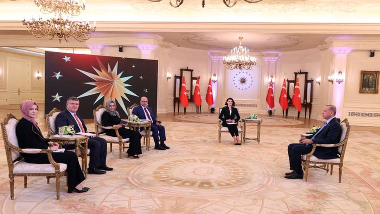 Cumhurbaşkanı Erdoğan, TRT canlı yayınında soruları yanıtladı
