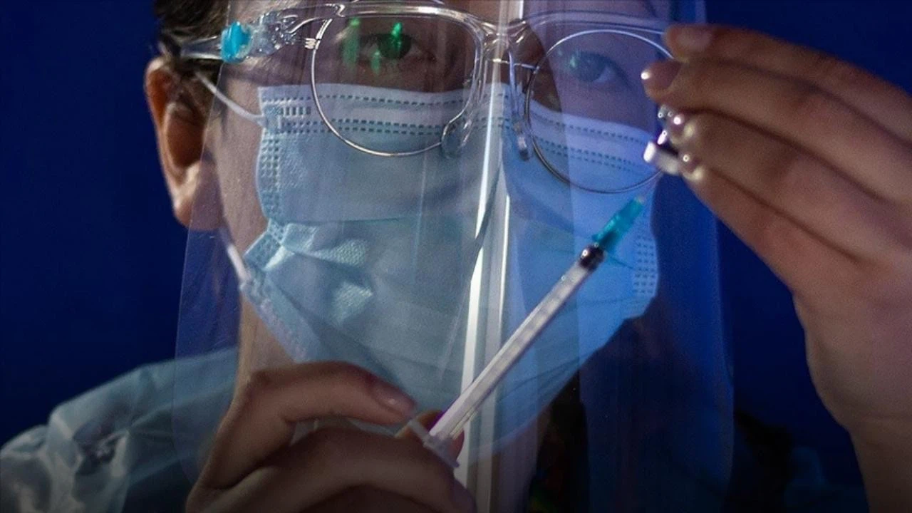 Çin, Kovid-19'a karşı ilk mRNA aşısına acil kullanım onayı verdi