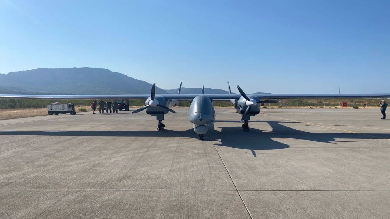 Bir AKSUNGUR SİHA Deniz Kuvvetleri Komutanlığına teslim edildi