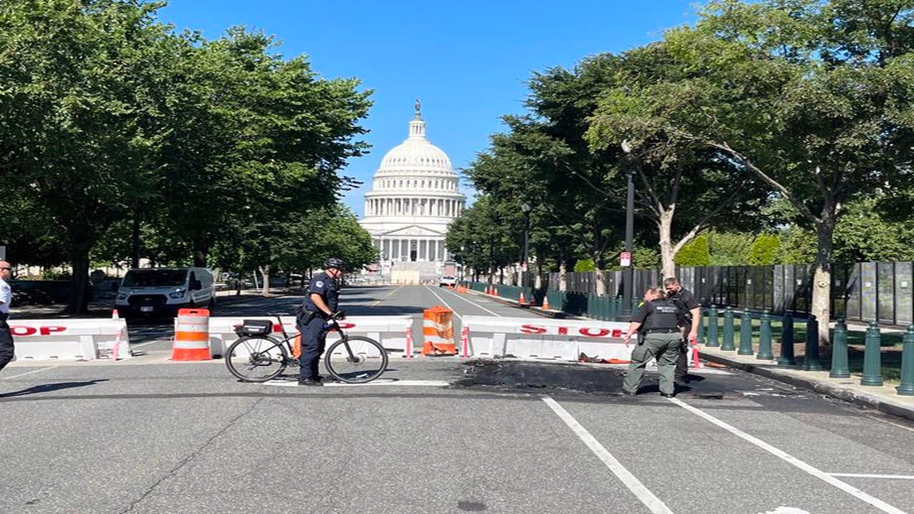 Washington'da arabasıyla Kongre binası bariyerine çarpan kişi kendini öldürdü