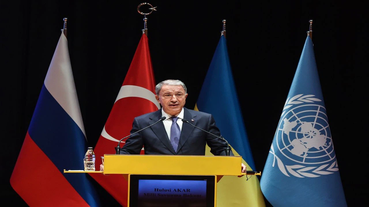 Bakan Akar, tahıl ürünlerinin emniyetli sevki için oluşturulan Müşterek Koordinasyon Merkezi'nde konuştu