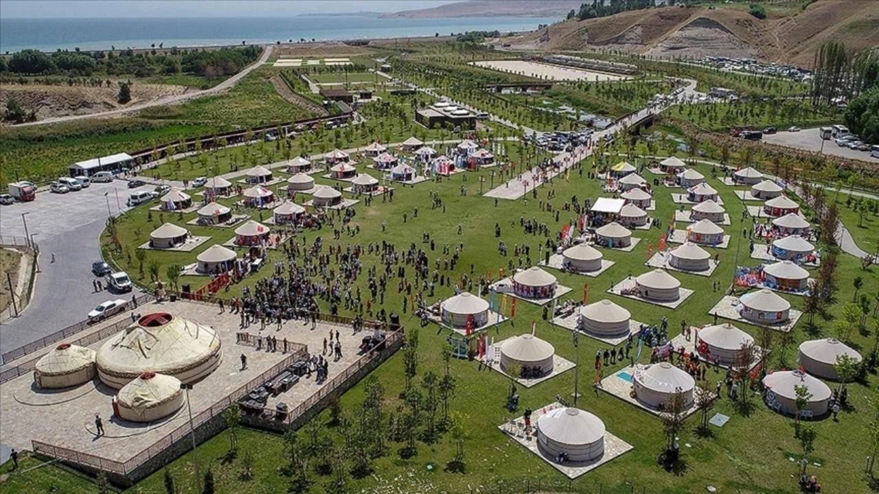 Ülkenin batısı ile doğusunda Malazgirt ruhu!