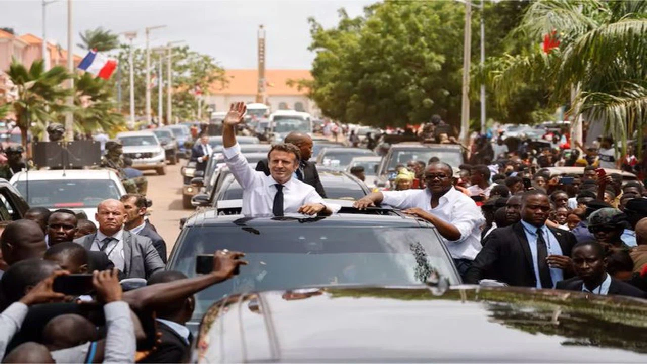 Macron, Türkiye menşeli ağların Fransa karşıtı propaganda yürüttüğünü iddia etti