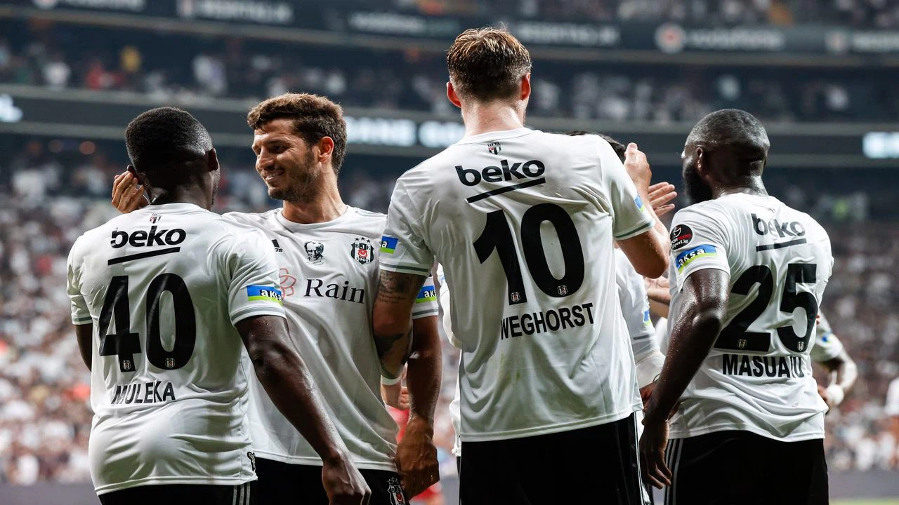 Beşiktaş, 3 gollü galibiyetle ligde liderliğe yükseldi