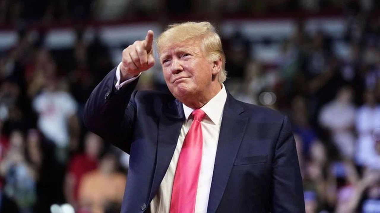 Donald Trump, ABD Başkanı Biden'ı "devlet düşmanı" olarak nitelendirdi