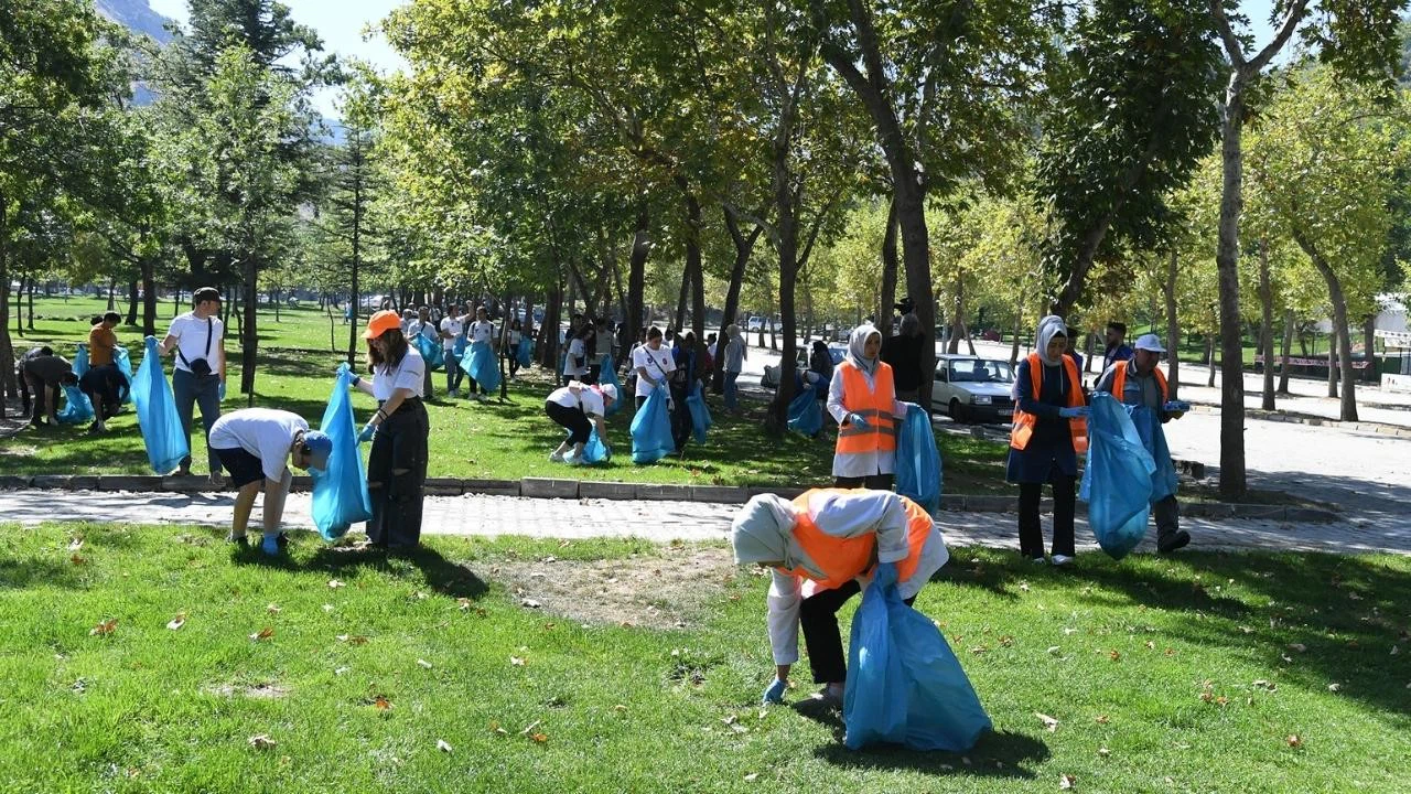 Isparta’da "Birlikte Temizleyelim" etkinliği