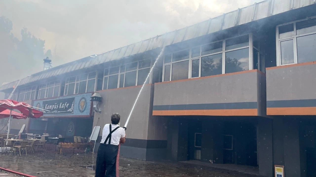 Atatürk Üniversitesi Rektörü'nden çıkan yangına ilişkin açıklama!